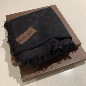 Louis Vuitton scarf
